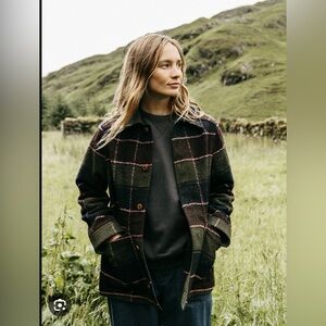 NWT Finisterre Stowe Blanket, Black Cherry Check, UK 10/US small/medium.